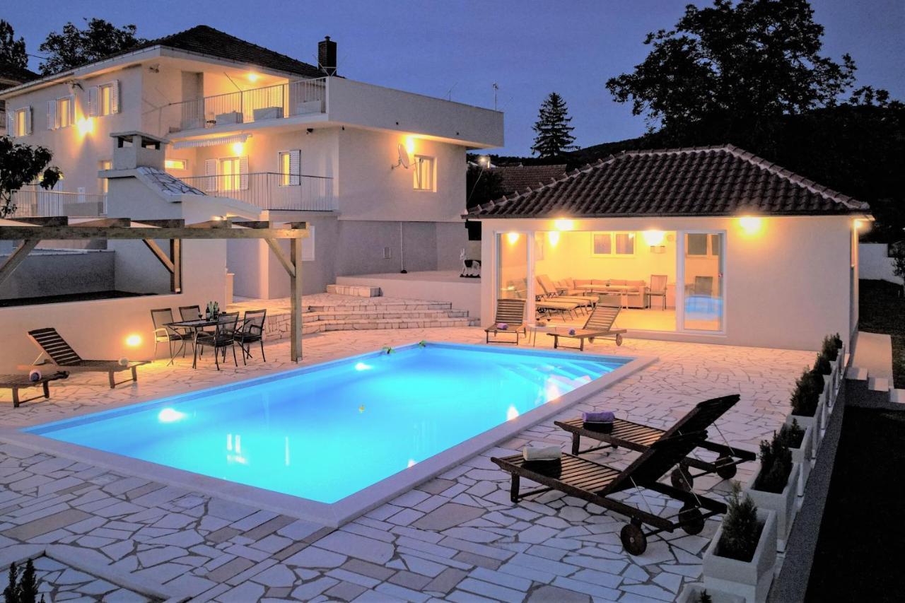 Villa Gorana For 10 With Large Private Pool Sutina Zewnętrze zdjęcie