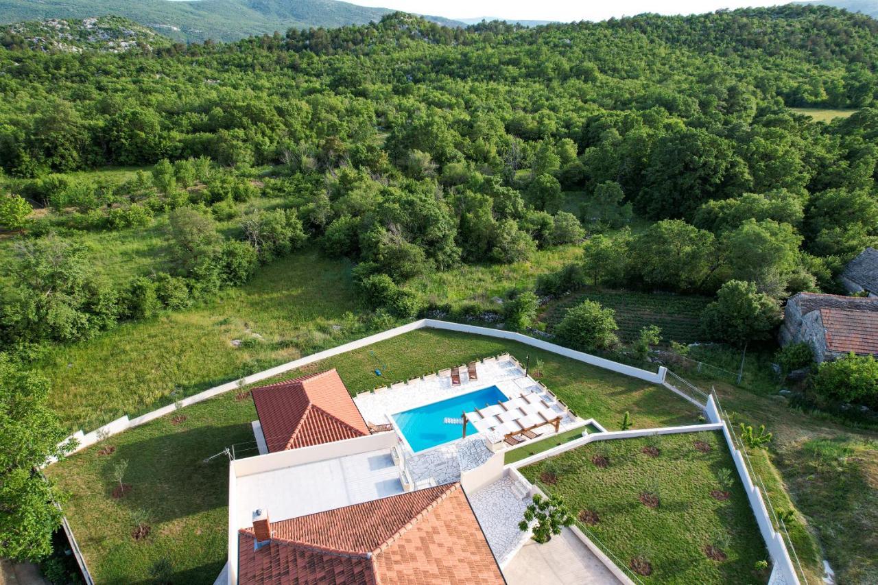 Villa Gorana For 10 With Large Private Pool Sutina Zewnętrze zdjęcie